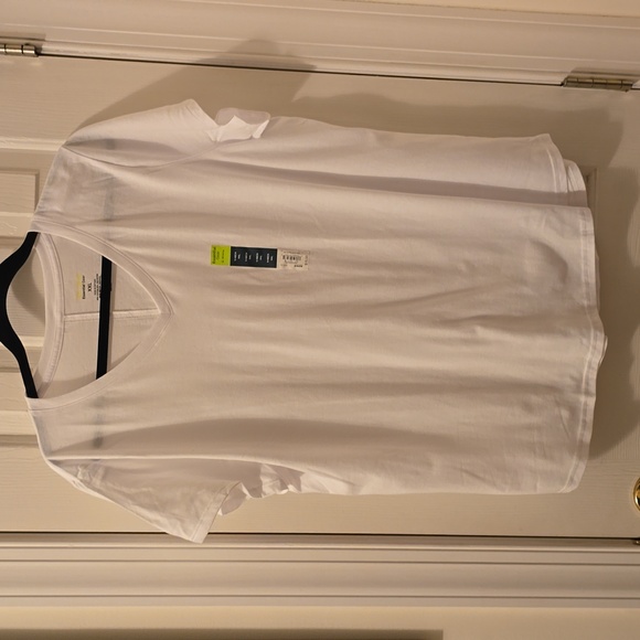 TEK GEAR BRAND WOMENS PLUS SIZE WHITE V-NECK SHORT SLEEVES TEE SIZE XXL - Picture 2 of 10